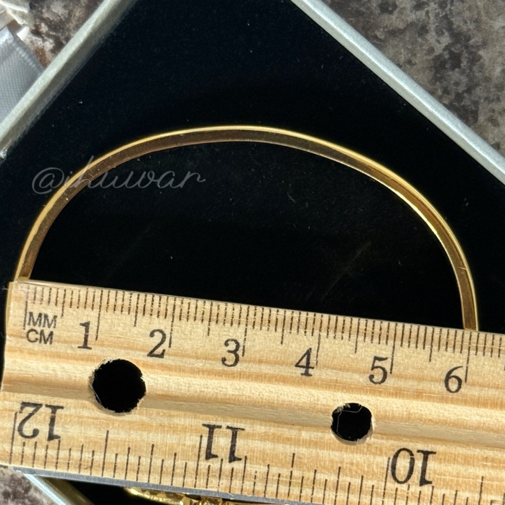 18K Gold Plated Stainless Steel U-Link Bangle Bracelet - Picture 7 of 9